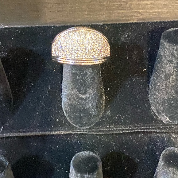 Ring - Picture 2 of 3